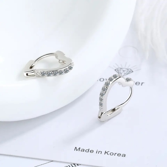 ✨MEW✨925 Heart shape hood earrings with shiny and beautiful for women girl party - Picture 1 of 3